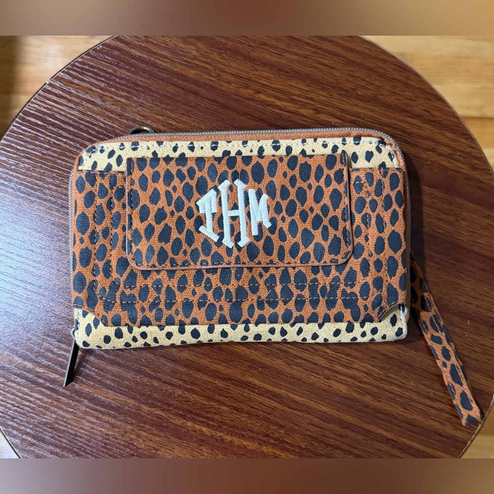 Leopard Print Wristlet! Super Cute 🤎🖤